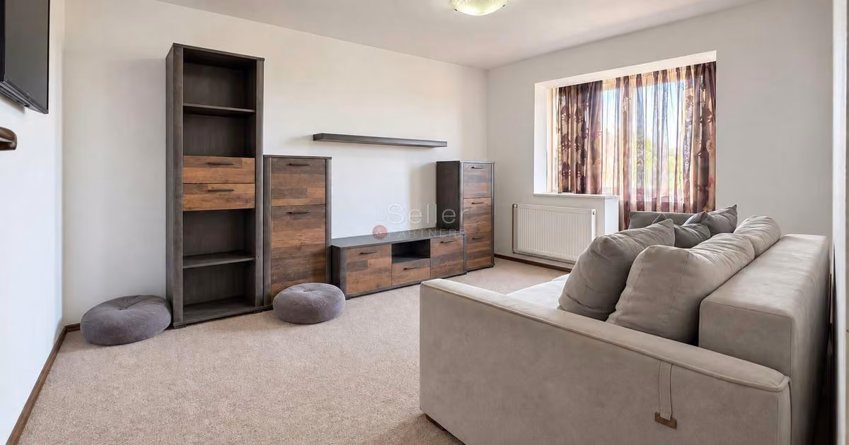 Apartament de vânzare cu 3 camere, mobilat în Ghimbav