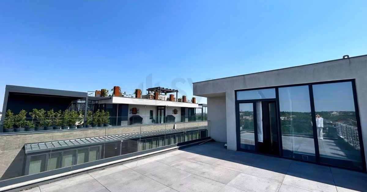 Apartament de vânzare cu 4 camere, mobilat în zona Băneasa, Sector 1