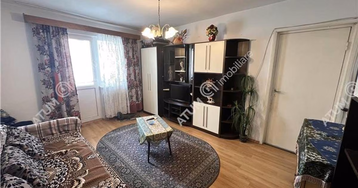 Apartament de vânzare cu 3 camere, mobilat în zona Vasile Aaron, Sibiu