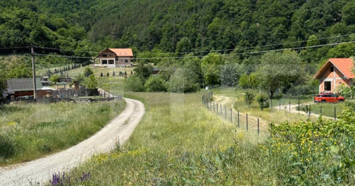 Teren Construcții intravilan de vânzare de 1782 mp, în Someșu Rece