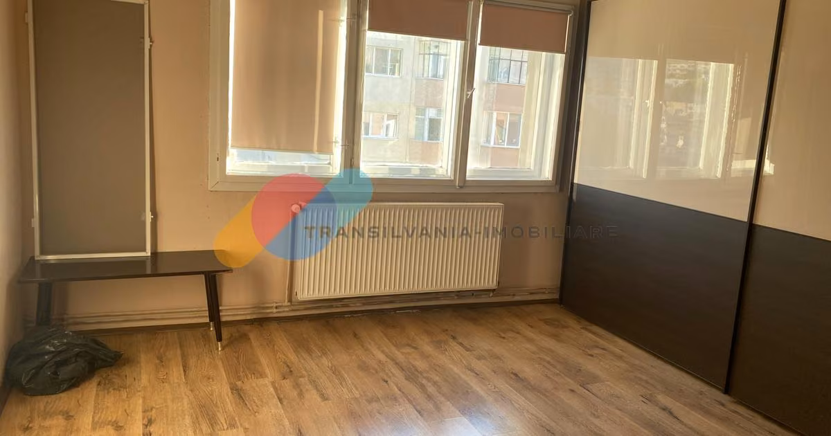 Apartament de vânzare cu 4 camere, mobilat în zona Mănăștur, Cluj-Napoca