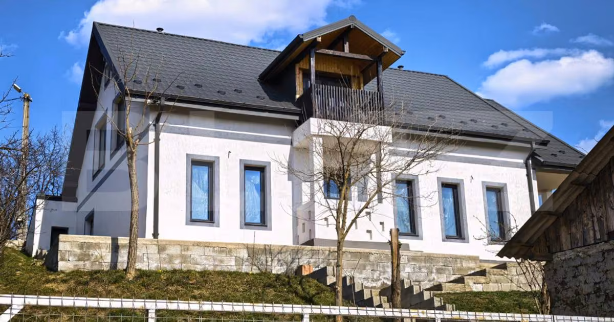 Casă individuală de vânzare cu 7 camere în Țigănași