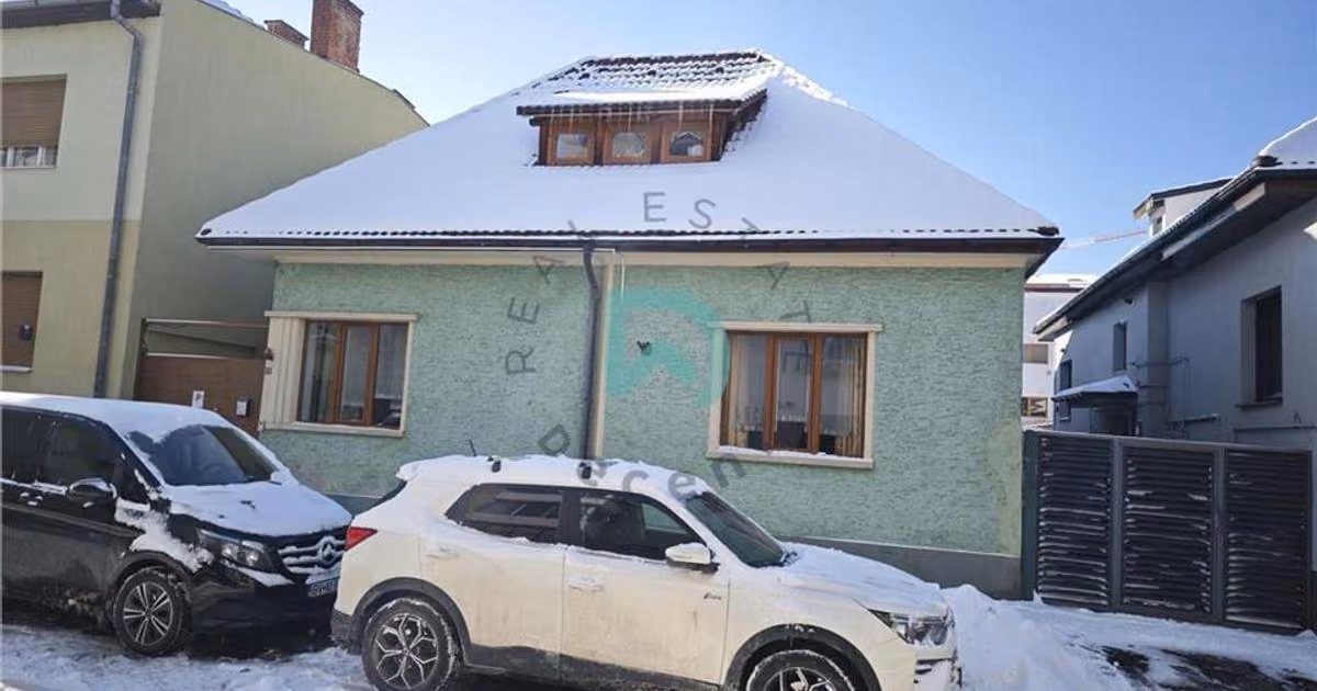 Casă individuală de vânzare cu 8 camere în zona Centrul Civic, Brașov