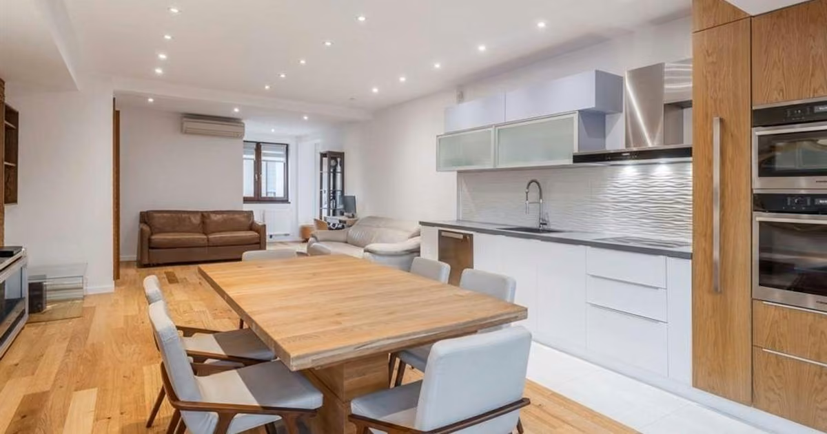Apartament de vânzare cu 3 camere în zona Ultracentral, Oradea
