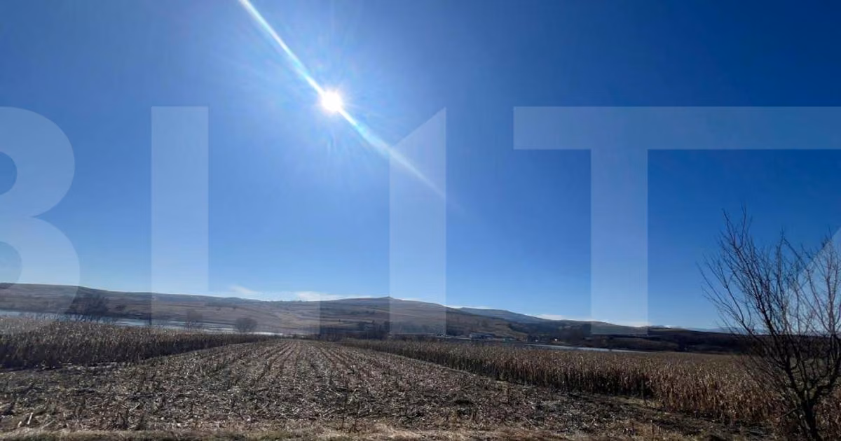 Teren agricol extravilan de vânzare de 2016 mp, în Pădureni (Ciurila)