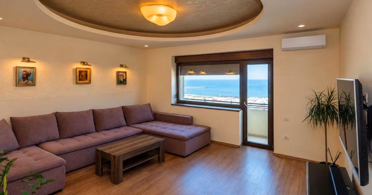 Apartament de vânzare cu 3 camere, mobilat în zona Peninsula, Constanța