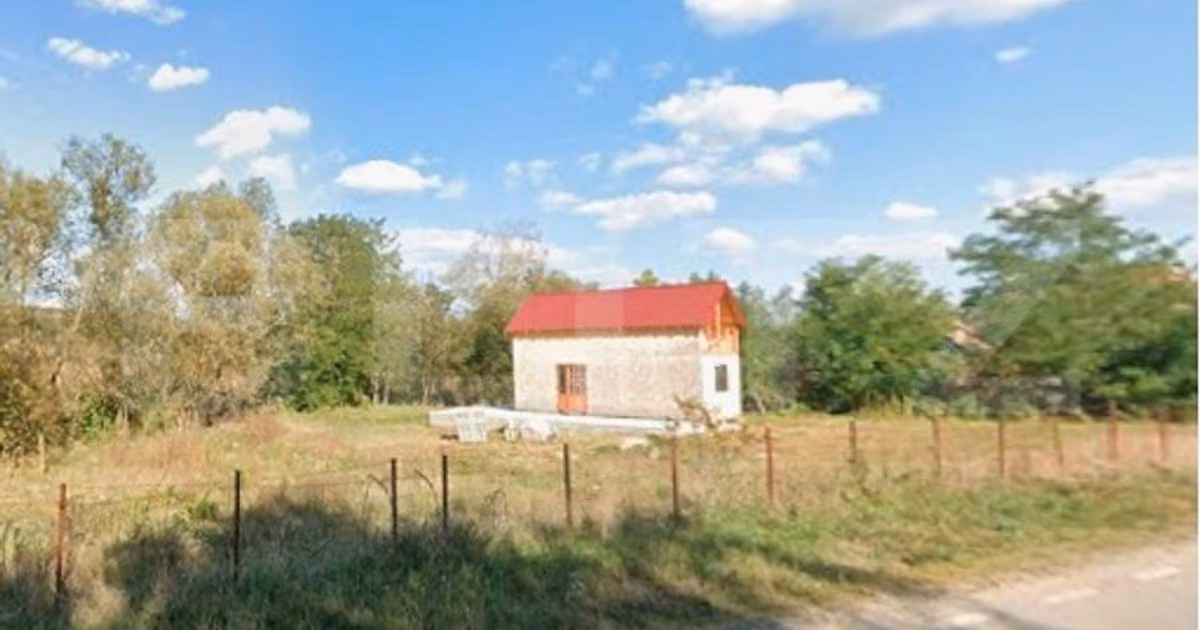 Teren Construcții intravilan de vânzare de 1300 mp, în Luna de Jos
