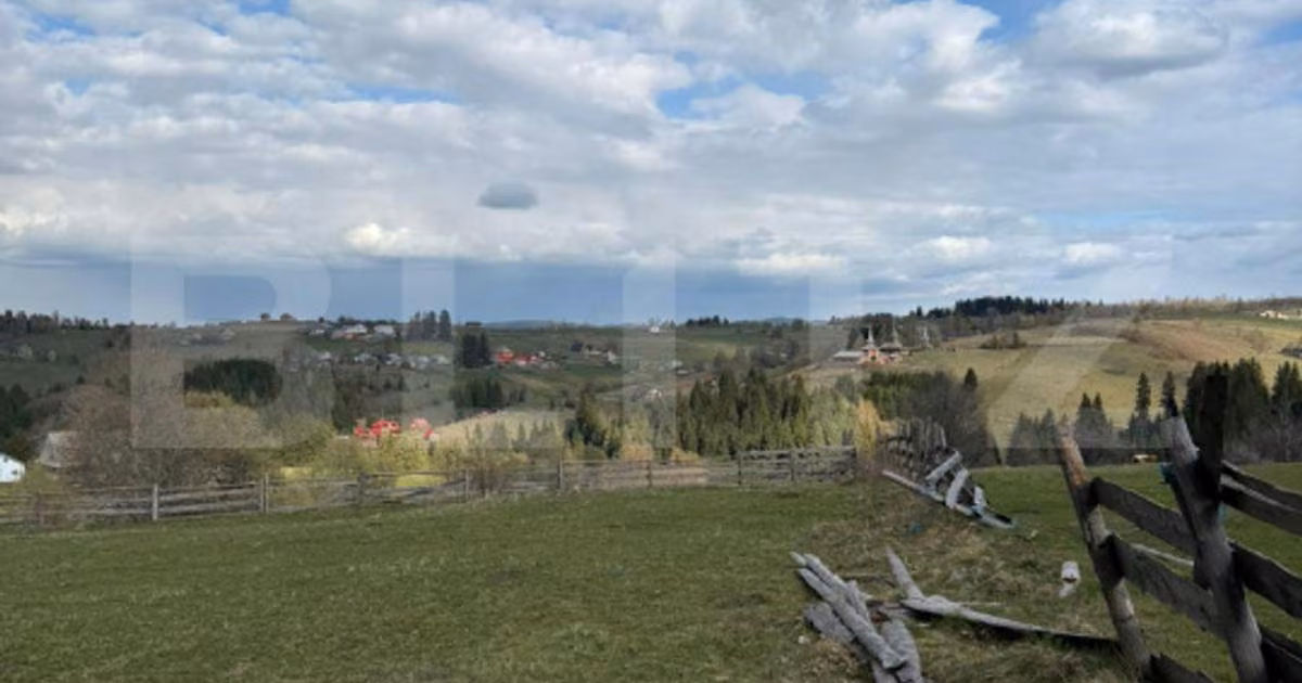 Teren Construcții intravilan de vânzare de 1716 mp, în Mărișel