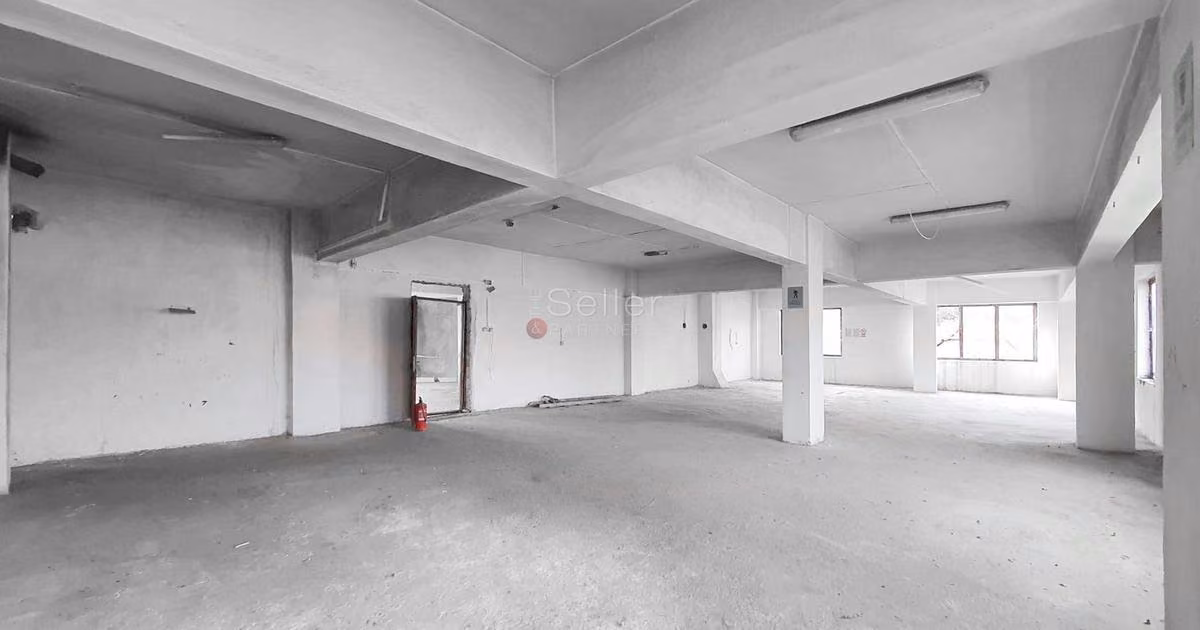 Spațiu comercial · 1600 m², Central, Râșnov