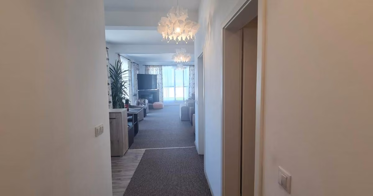 Penthouse de vânzare cu 2 camere în zona Avantgarden, Brașov