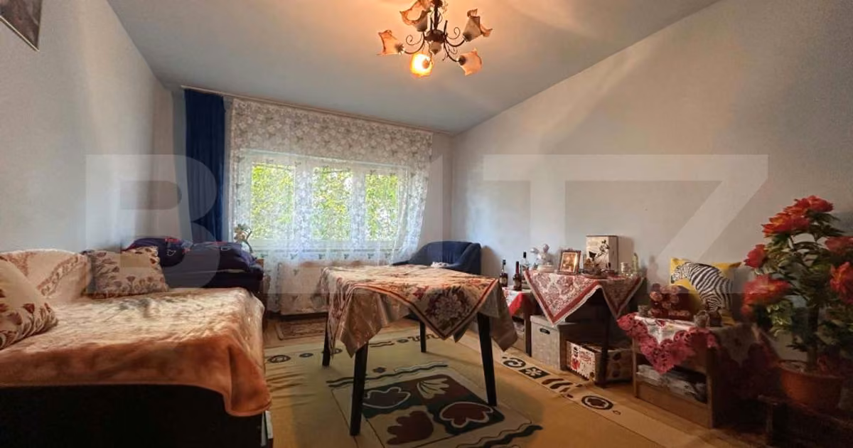 Apartament de vânzare cu 4 camere, mobilat în Gherla