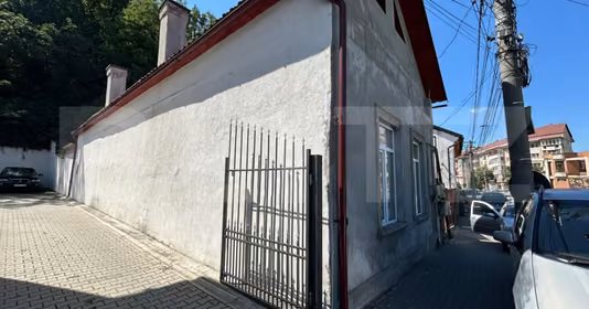Casă Central