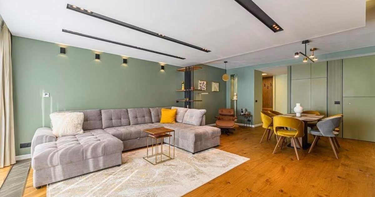 Apartament de vânzare cu 3 camere, mobilat în Poiana Brașov