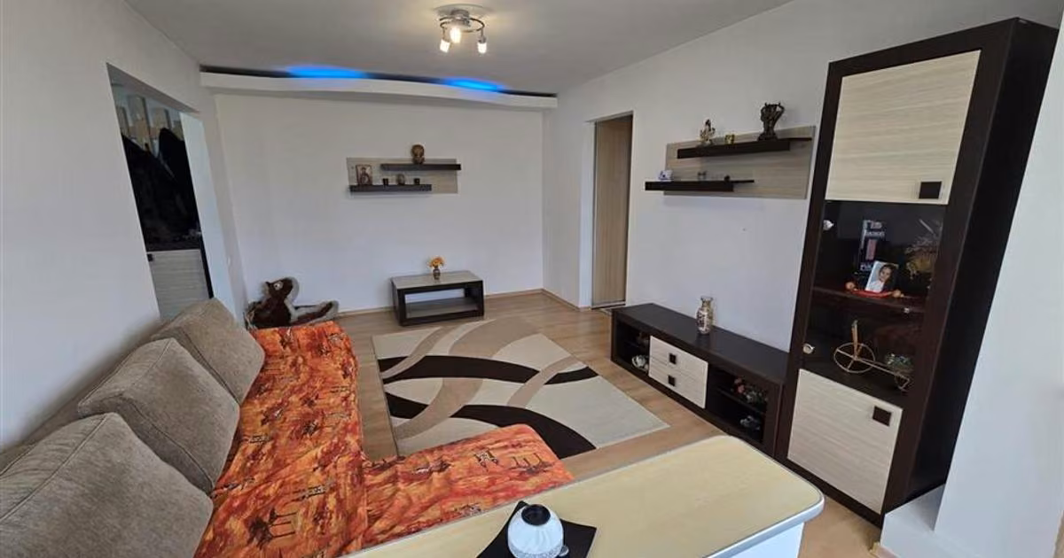 Apartament de vânzare cu 2 camere, mobilat în zona Gemenii, Brașov