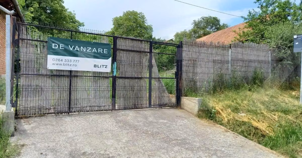 Teren Construcții intravilan de vânzare de 2700 mp, în Sălicea