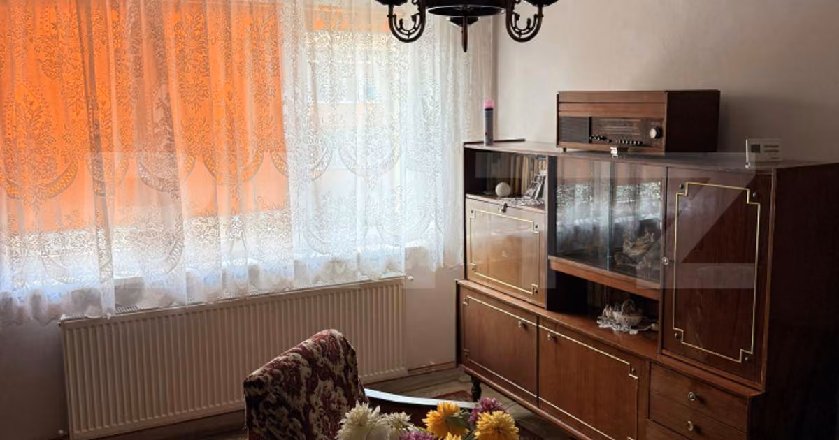 Apartament de vânzare cu 2 camere, mobilat în Zărnești