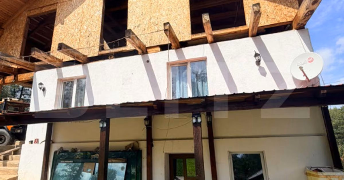 Casă individuală de vânzare cu 9 camere în Predeluț