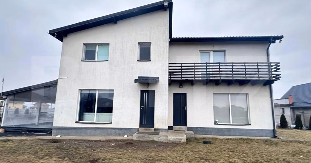 Casă individuală de vânzare cu 7 camere, mobilată în Bod