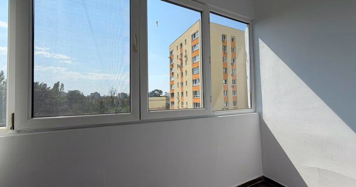 Apartament de vânzare cu 3 camere în zona Titan, Sector 3