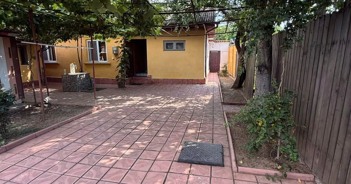 Casă individuală de vânzare cu 4 camere în Palazu Mare