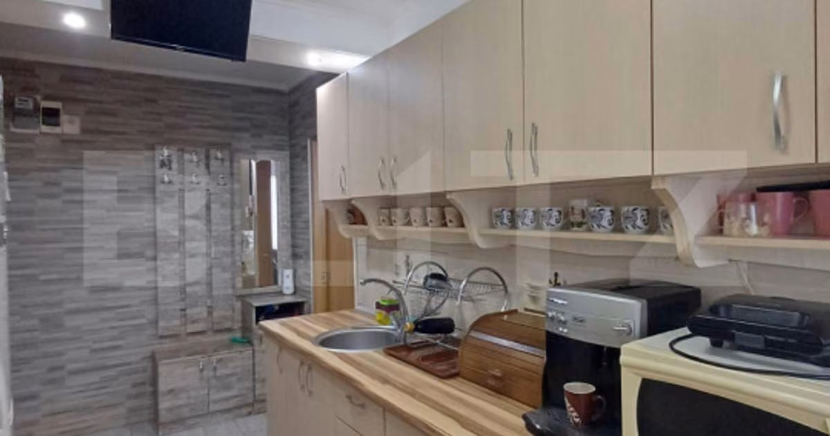 Apartament de vânzare cu 3 camere, mobilat în Turda
