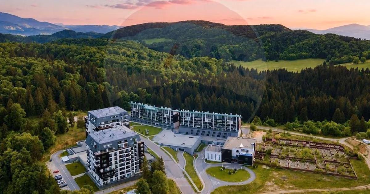 Apartament de vânzare cu 3 camere, mobilat în Poiana Brașov