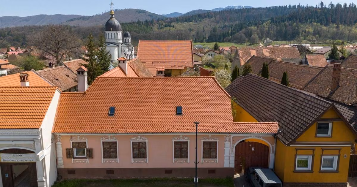 Casă individuală de vânzare cu 3 camere în Cristian