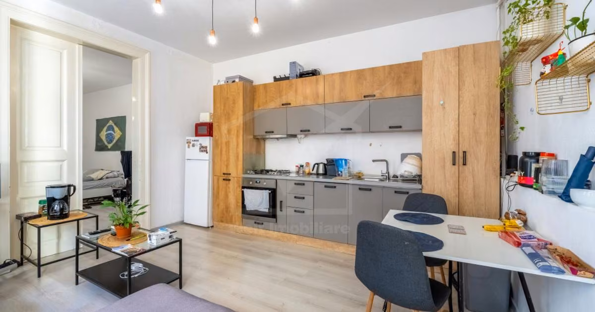 Apartament de vânzare cu 3 camere, mobilat în zona Central, Cluj-Napoca