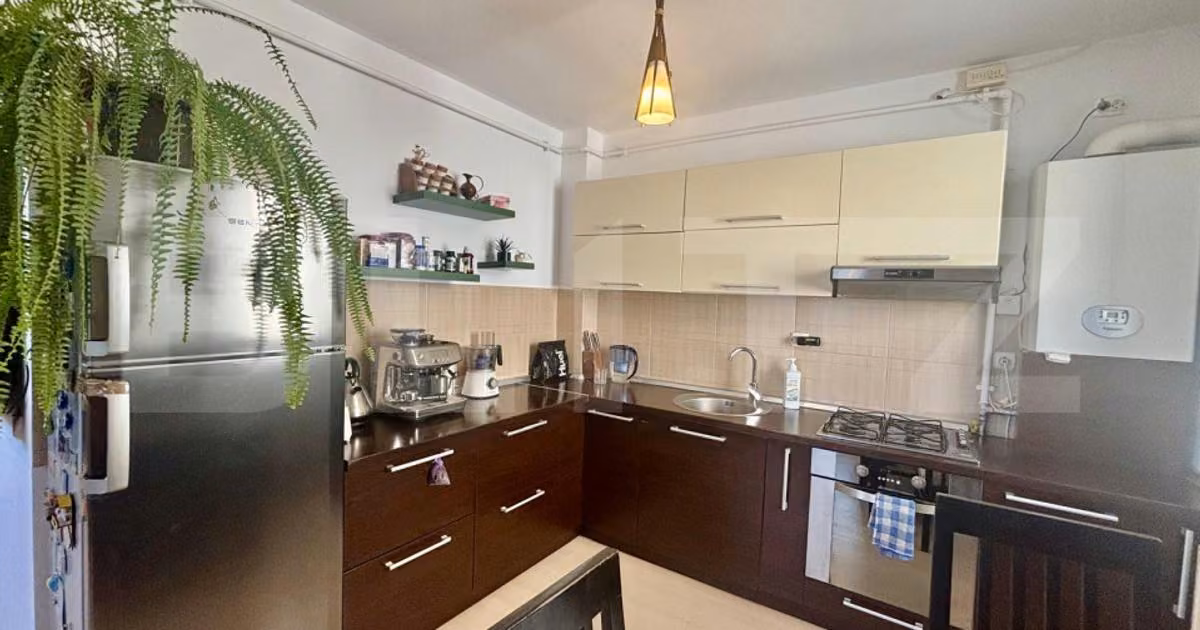 Apartament de vânzare cu 3 camere, mobilat în Florești