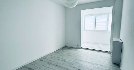 Apartament Titan