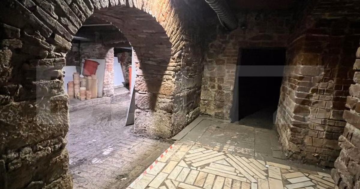 Spațiu comercial de vânzare de 120.00 mp, în zona Central, Cluj-Napoca