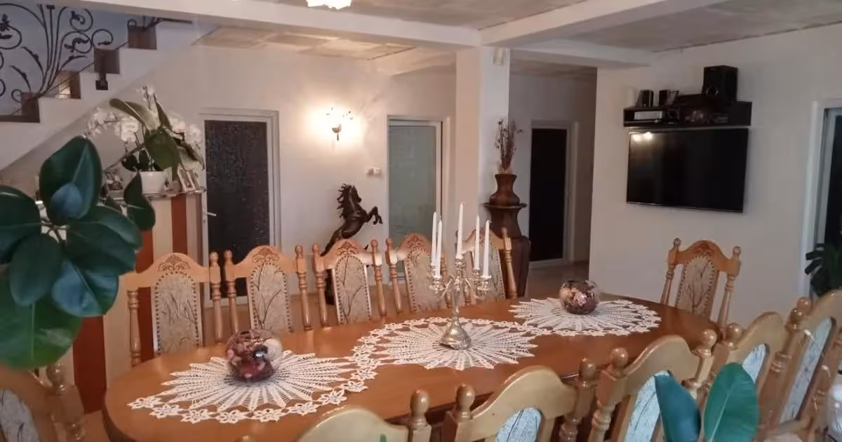 Casă de vânzare cu 8 camere, mobilată în Eforie Sud