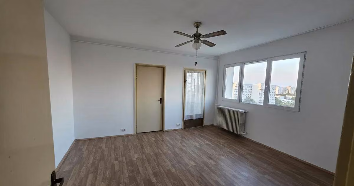 Apartament de vânzare cu 2 camere în zona Titan, Sector 3