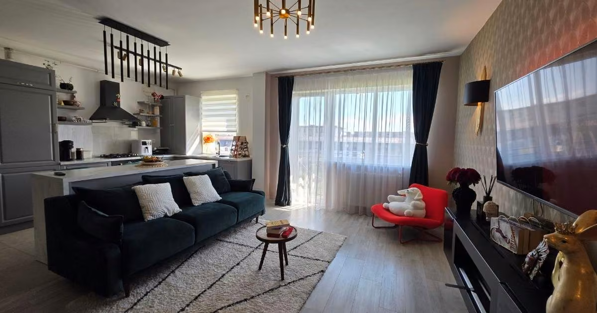 Apartament de vânzare cu 2 camere în zona Tractorul, Brașov