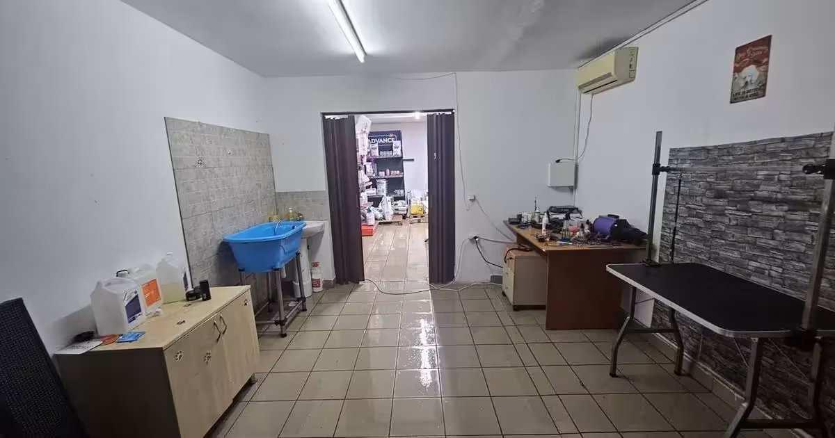 Spațiu comercial de vânzare de 42 mp, în zona Trivale, Pitești