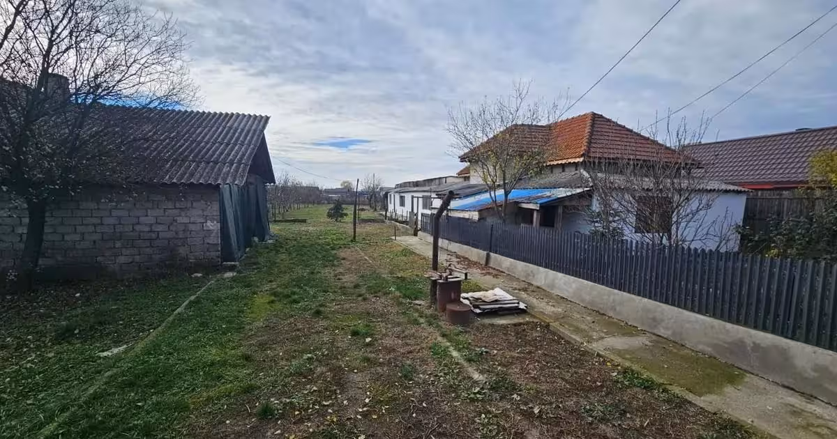 Casă individuală de vânzare cu 6 camere în Ștefănești