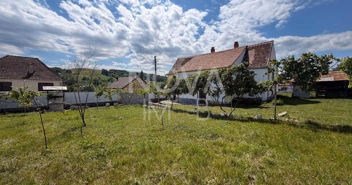Casă individuală de vânzare cu 2 camere, mobilată în Țichindeal