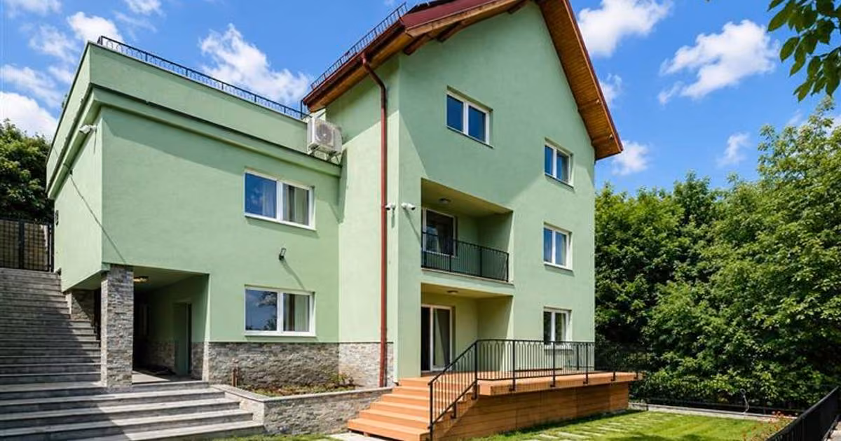 Casă individuală de vânzare cu 6 camere în zona Central, Brașov