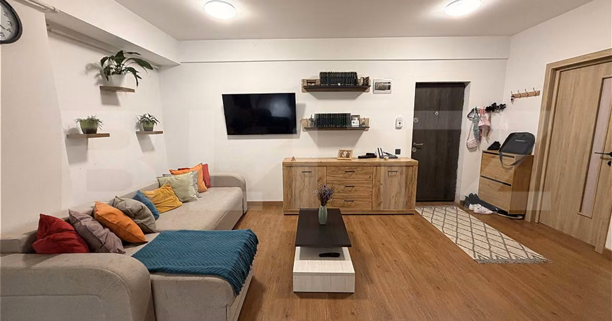 Apartament de vânzare cu 3 camere, mobilat în Florești