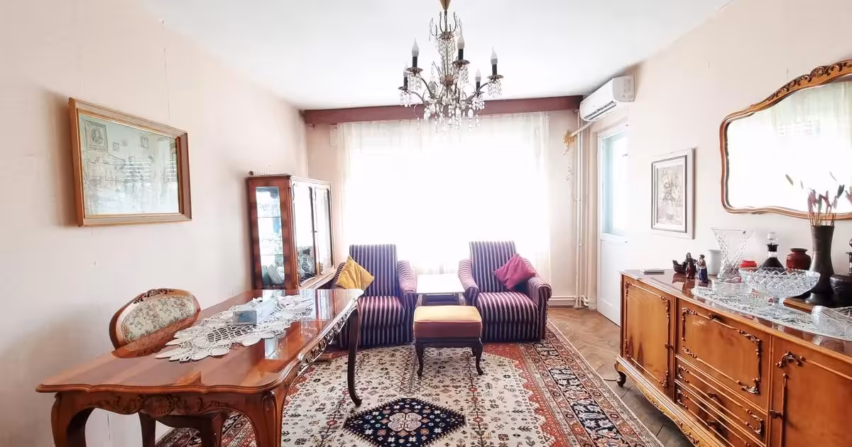 Apartament de vânzare cu 4 camere în zona Central, Galați