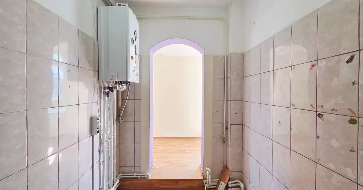 Apartament de vânzare cu 4 camere în zona Micro 39, Galați