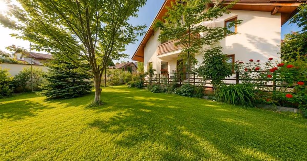 Casă individuală de vânzare cu 6 camere în zona Tractorul, Brașov