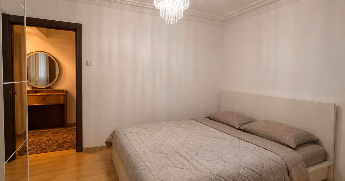Apartament de vânzare cu 3 camere, mobilat în zona Sebastian, Sector 5