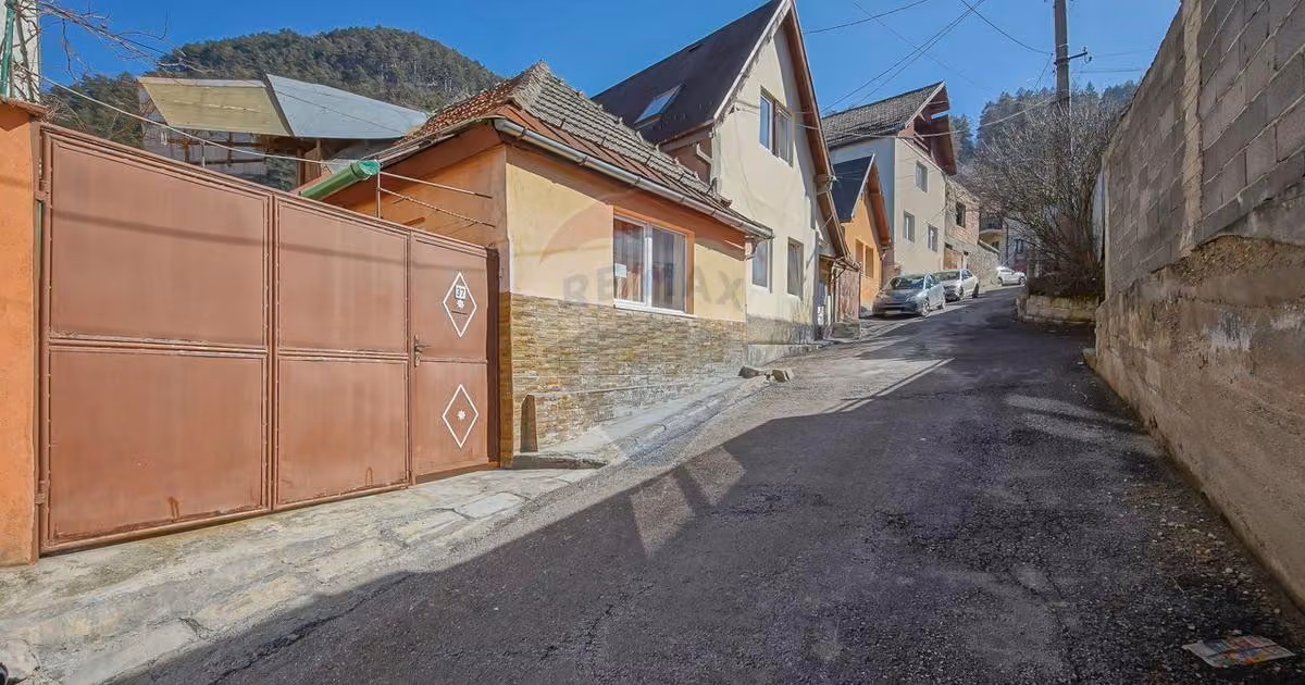 Casă individuală de vânzare cu 3 camere, mobilată în zona Schei, Brașov