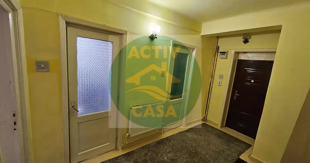 Apartament de vânzare cu 2 camere în Roman