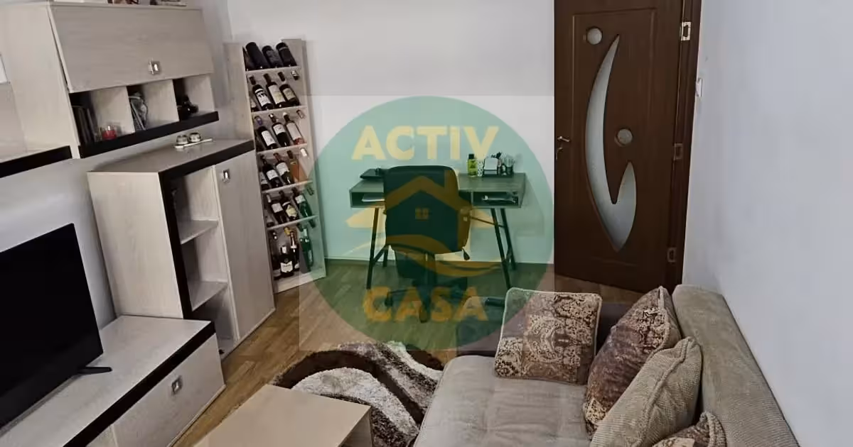 Apartament de vânzare cu 3 camere în Roman