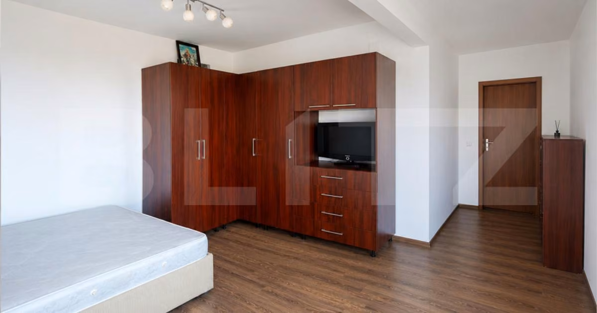 Apartament de vânzare cu 3 camere, mobilat în Ghimbav