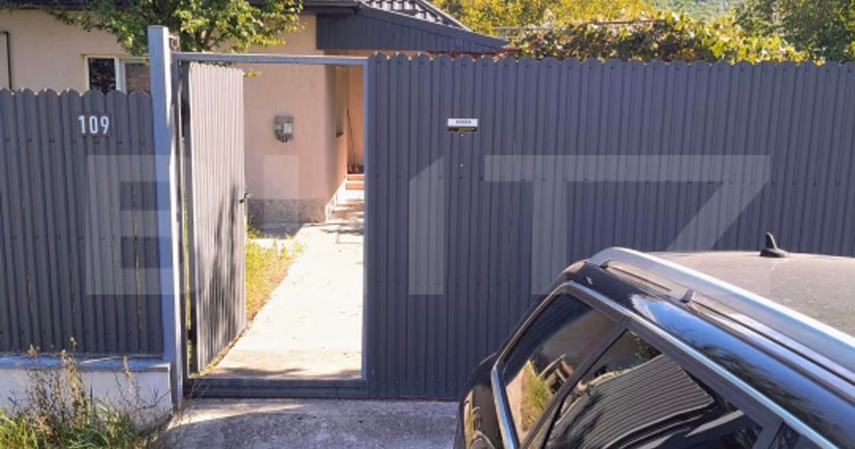 Casă individuală de vânzare cu 3 camere în Dej