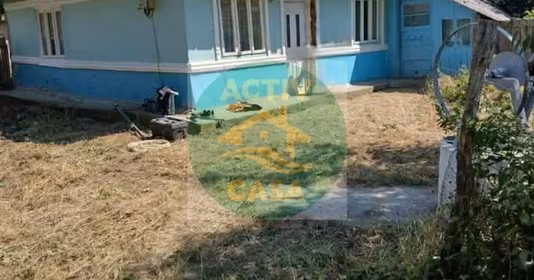Casă Icușești