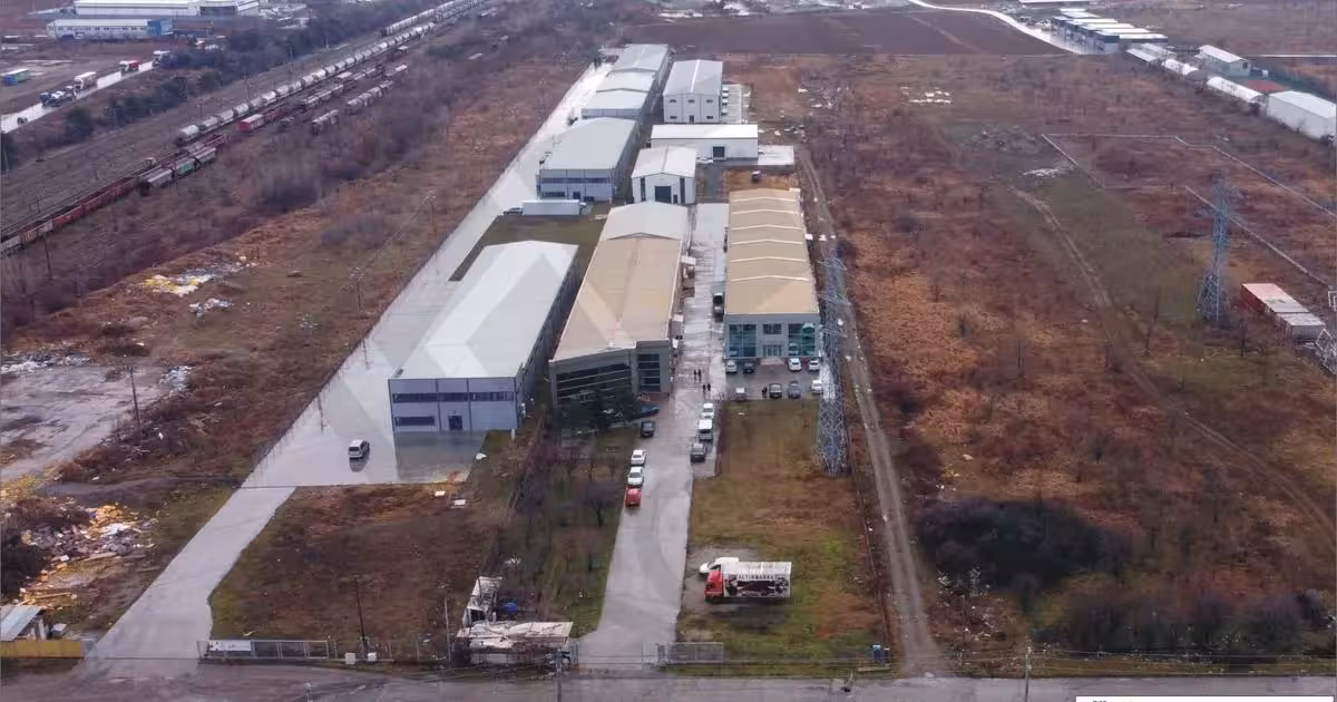Spațiu industrial de vânzare 1400 mp în zona Industriilor, Sector 3